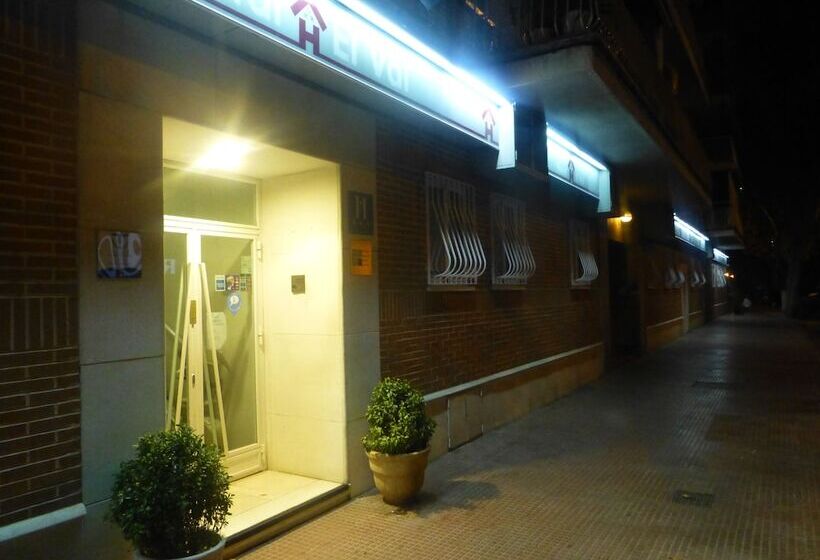 هتل Hostal El Val