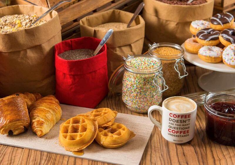 هتل Ibis Clichy Centre Mairie