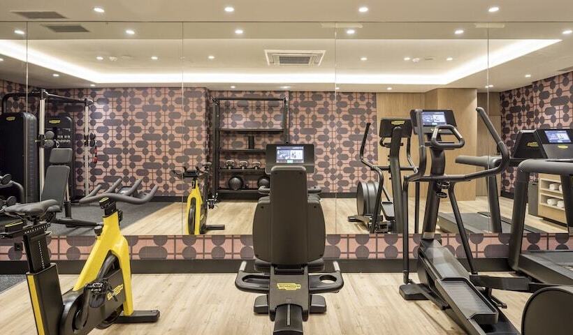 Отель Ilunion Les Corts Spa