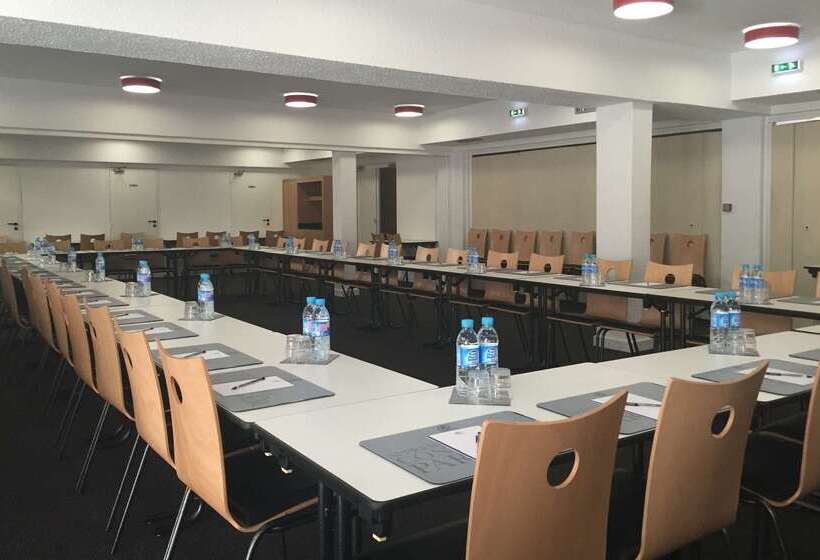 هتل Kyriad Le Bourget Centre  Parc Des Expositions