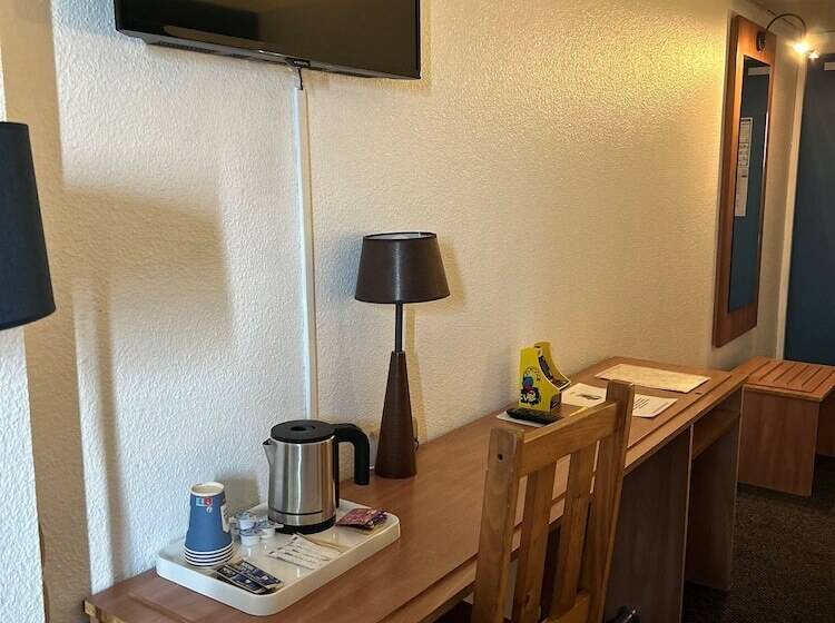 בית מלון כפרי Kyriad Marne La Vallee Torcy