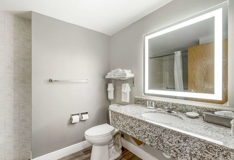 فندق Quality Inn Conference Center At Citrus Hills