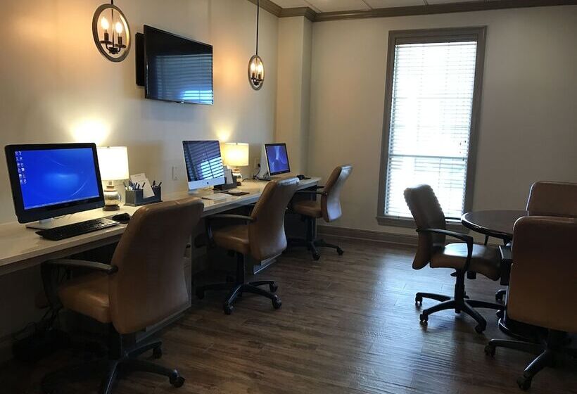 호텔 Richmond Inn & Suites Trademark Collection By Wyndham