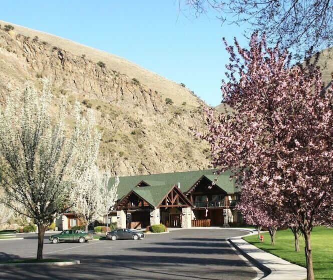 ホテル Salmon Rapids Lodge
