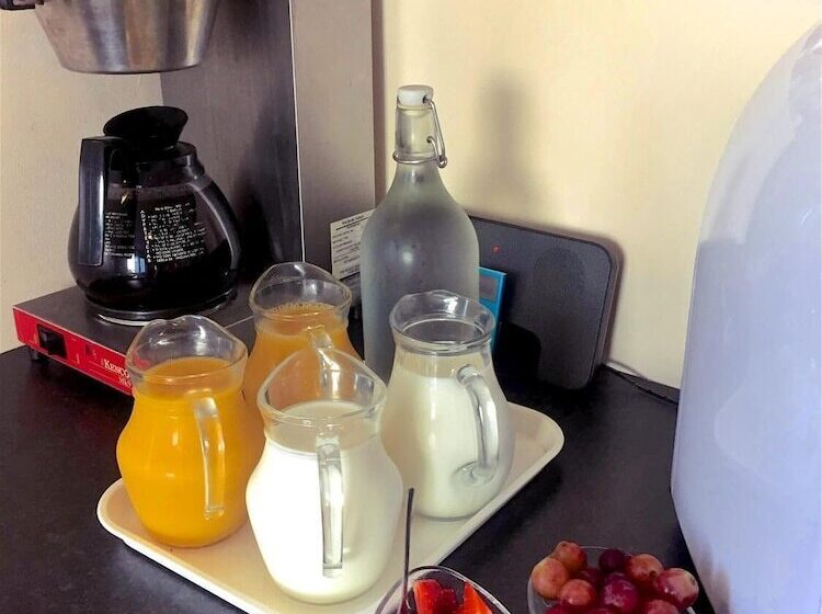 בית מלון כפרי Sunnymeade Country