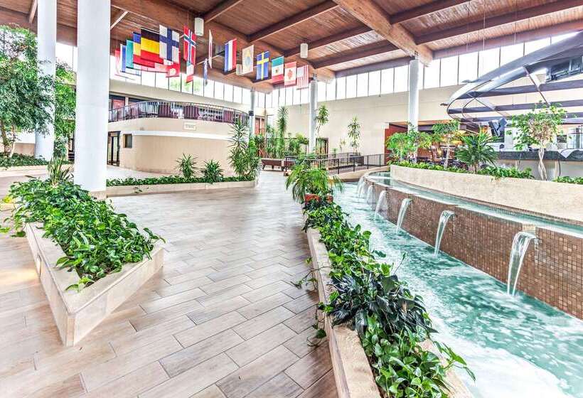 هتل Wyndham Garden Detroit Metro Airport