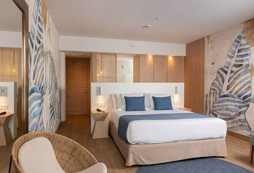 L'Azure Hotel 4* Sup