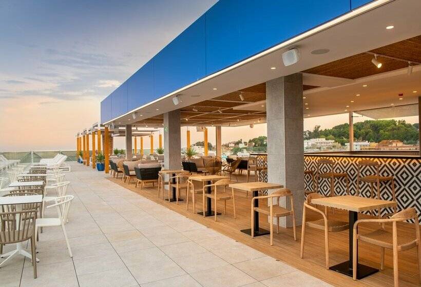 L'Azure Hotel 4* Sup