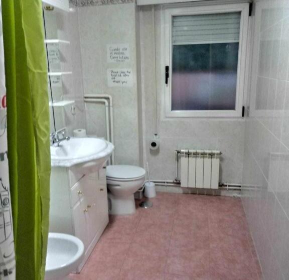 تختخواب و صبحانه Residencia 12 Octubre