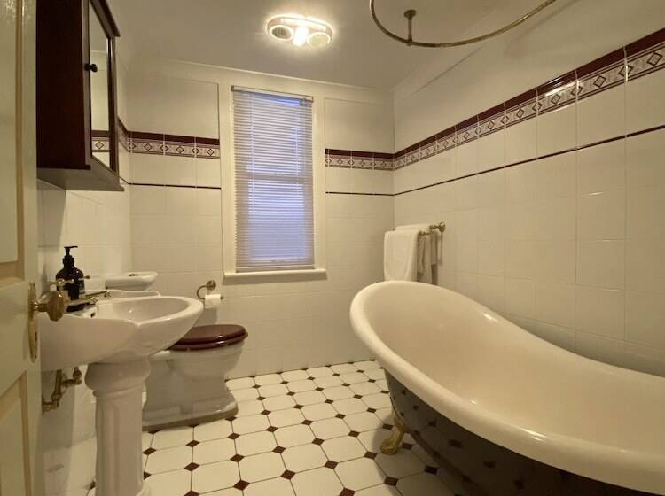 بنسيون Blayney House