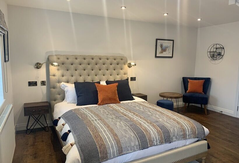 Upstairs At 33   Self Check In Boutique Accommodation In Worcester Centre