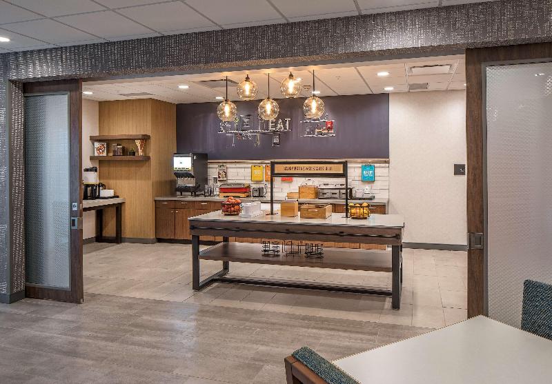 هتل Hampton Inn Hastings