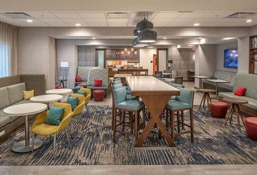 هتل Hampton Inn Hastings