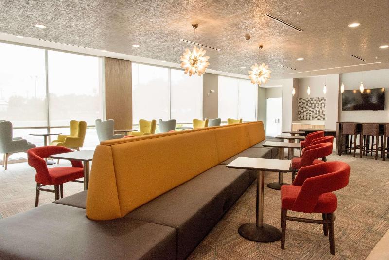 בית מלון כפרי La Quinta Inn & Suites By Wyndham Lake City