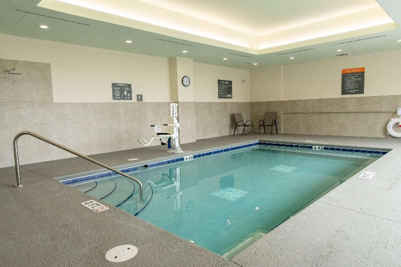 בית מלון כפרי La Quinta Inn & Suites By Wyndham Lake City