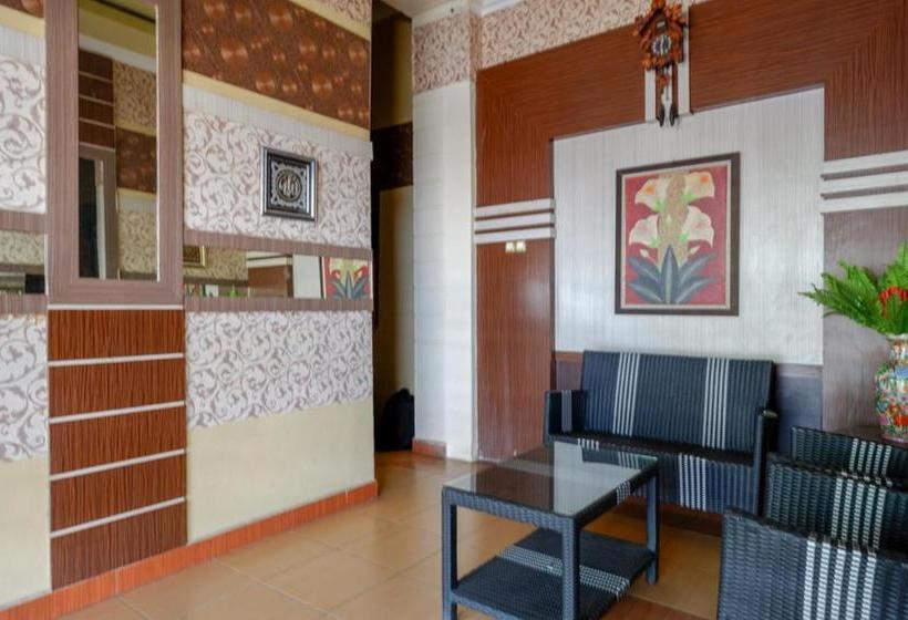 پانسیون Reddoorz Near Pantai Labombo