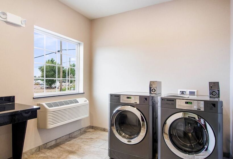 Cobblestone Hotel & Suites Cozad