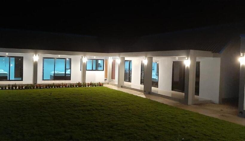 هتل Cc Beach Resort