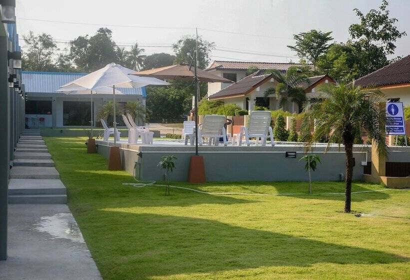 هتل Cc Beach Resort