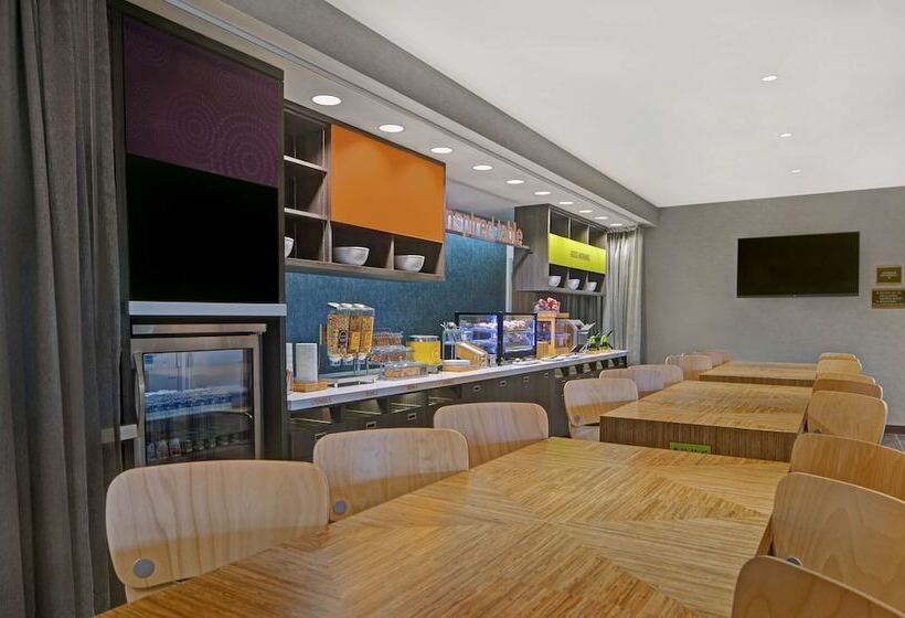 בית מלון כפרי Home2 Suites Asheville Airport