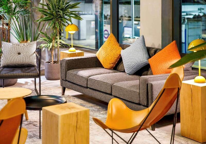 Отель Ibis Styles London Seven Kings