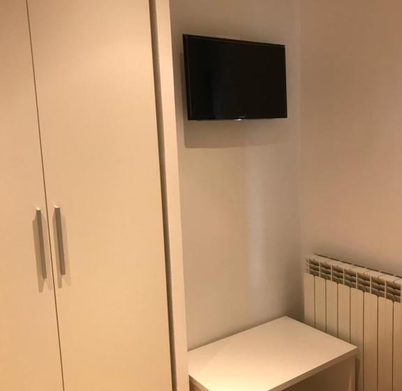 פנסיון Hostal Casiano Camarasa