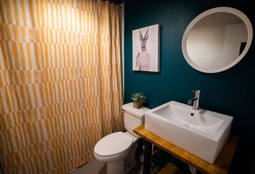 Santurcia Hostel   Adults Only
