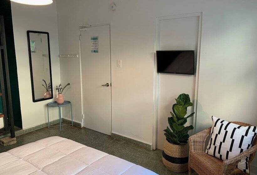Santurcia Hostel   Adults Only