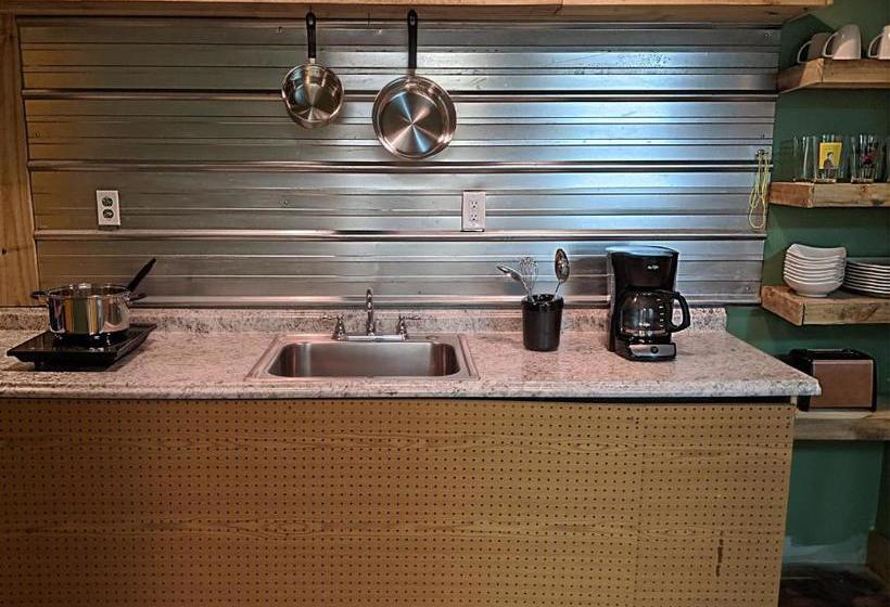 City House Hostel Poconos