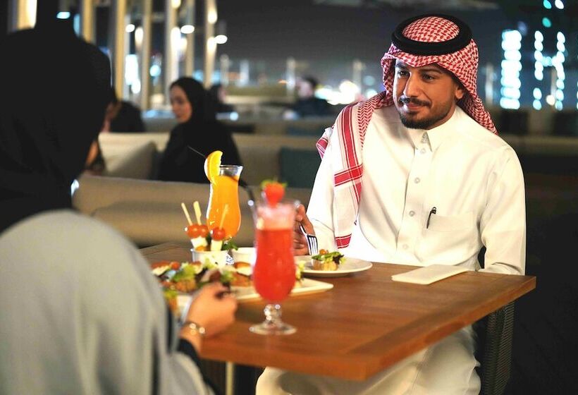 هتل Centro Corniche Al Khobar By Rotana