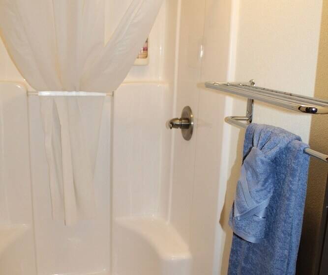 فندق Target Hospitality   Carlsbad Lodge