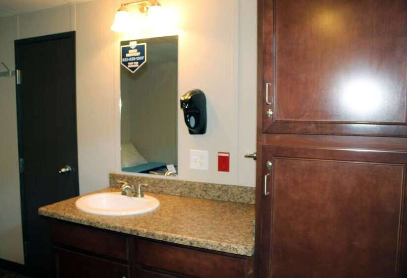 فندق Target Hospitality   Carlsbad Lodge