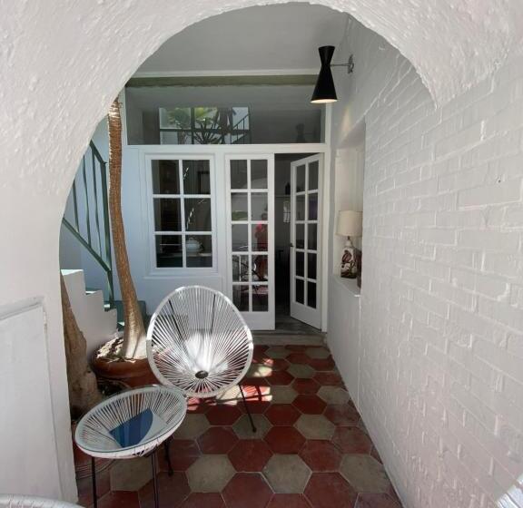 تختخواب و صبحانه Suites Edivino Design Capri
