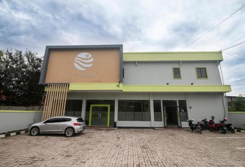 هتل Capital O 3327 Grand Tawiri