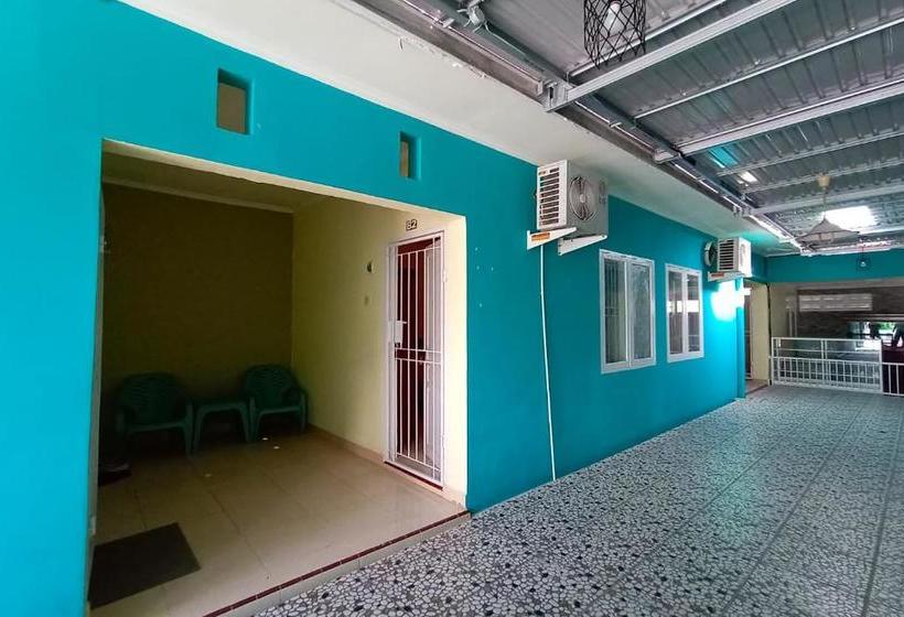 هتل Oyo 3348 Minimalis Homestay