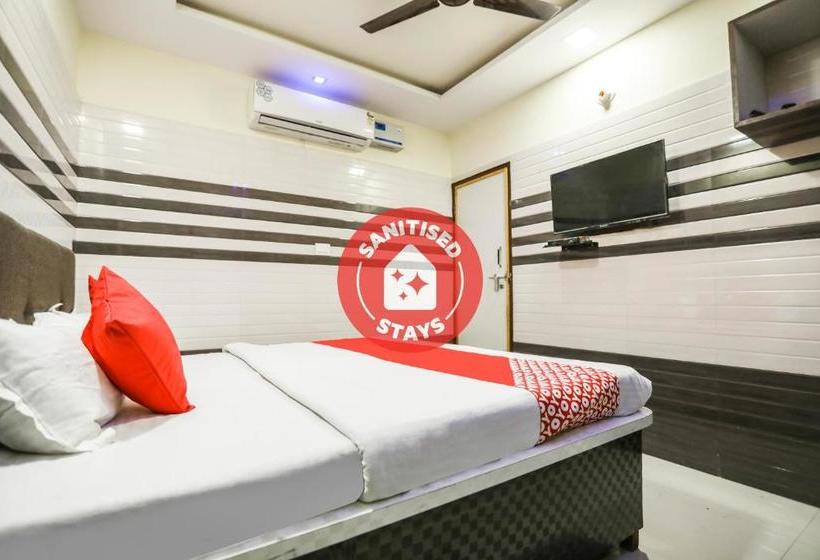 فندق Oyo 71693 Starlight