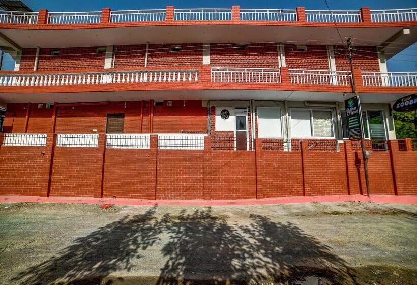 בית מלון כפרי Sahastradhara Riverresort