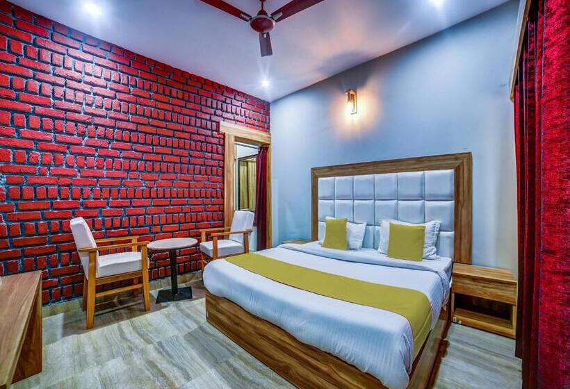 בית מלון כפרי Sahastradhara Riverresort