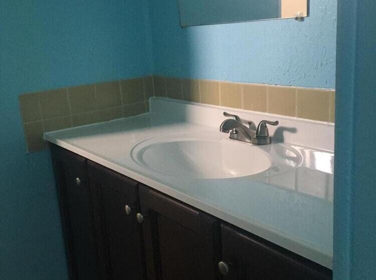 בית מלון כפרי Economy Inn Eldorado
