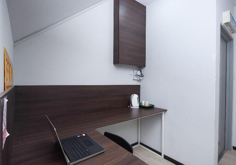 هتل Spot On 89838 Lm Residence
