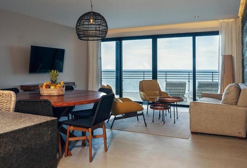 هتل The Fives Oceanfront