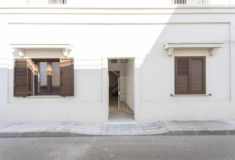 پانسیون Ideal Rooms