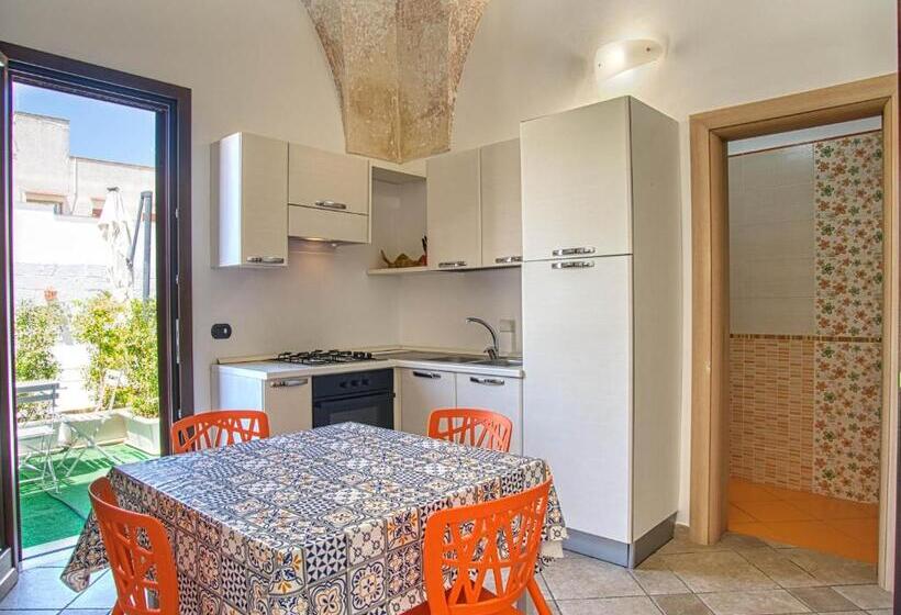 پانسیون Ideal Rooms