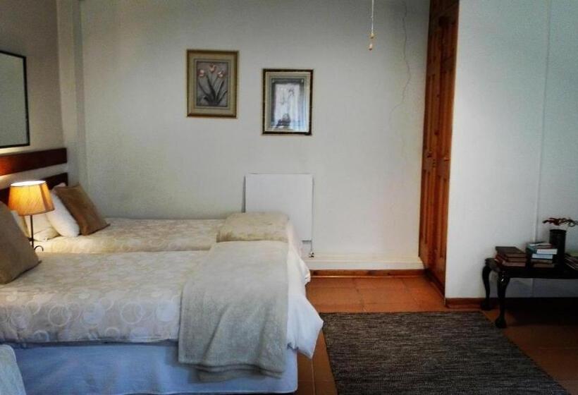 مبيت وإفطار The Riverhouse Guesthouse