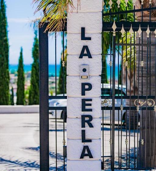 تختخواب و صبحانه Villa La Perla