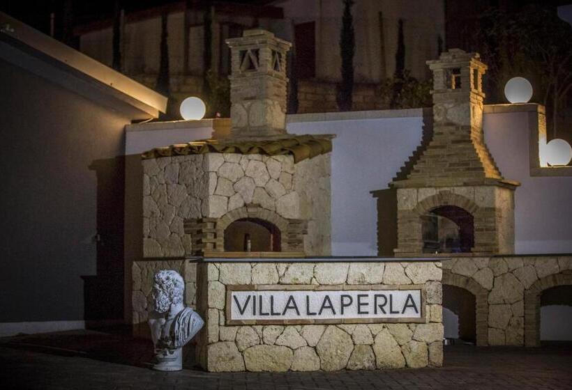تختخواب و صبحانه Villa La Perla