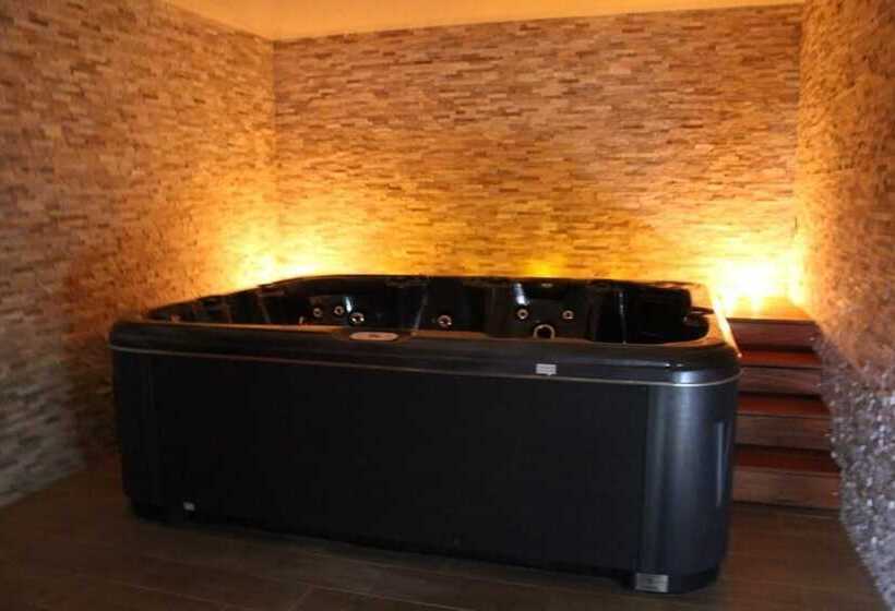 فندق Le Chardon Bleu