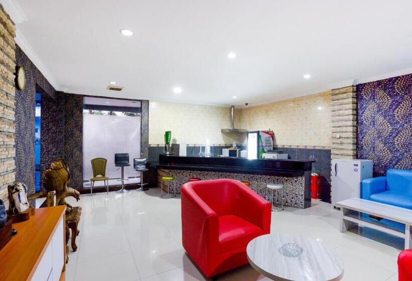 هتل Reddoorz Near City Walk Lippo Cikarang