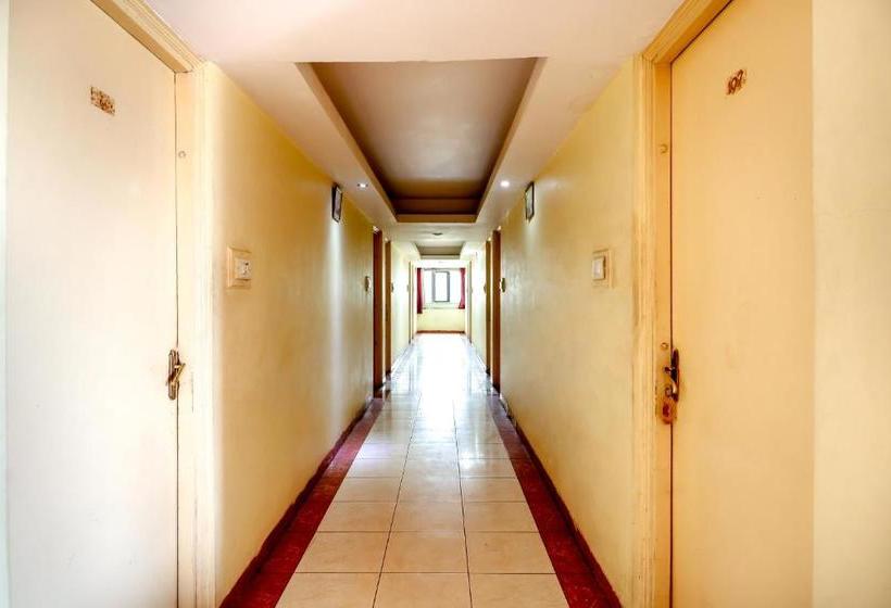 ホテル Spot On 42624  Tarun Residency