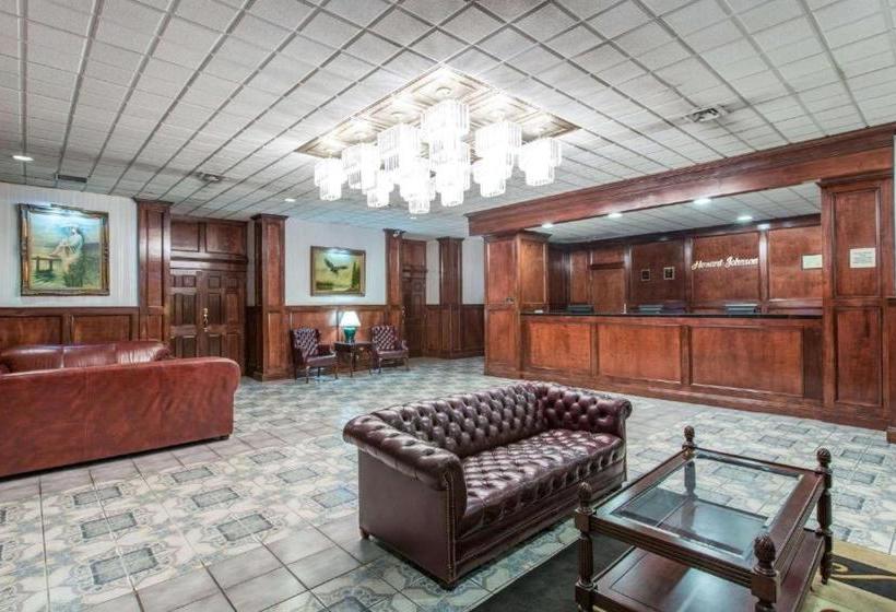 فندق Crossroads Inn